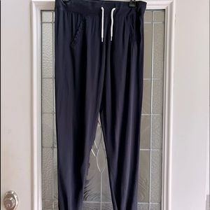 Monrow navy joggers size small. Worn once